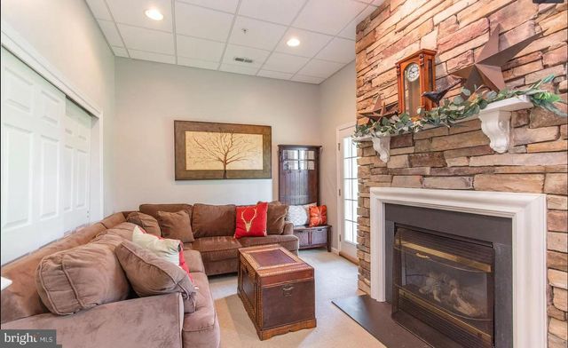 423 FORT HILL CIR, Fort Washington, PA 19034
