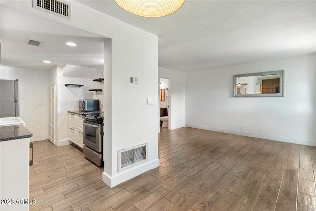 3212 W Royal Palm Road, Phoenix, AZ 85051