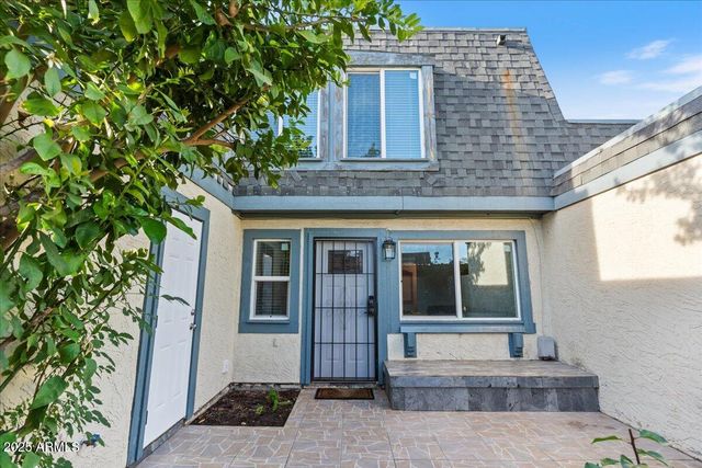 3212 W Royal Palm Road, Phoenix, AZ 85051