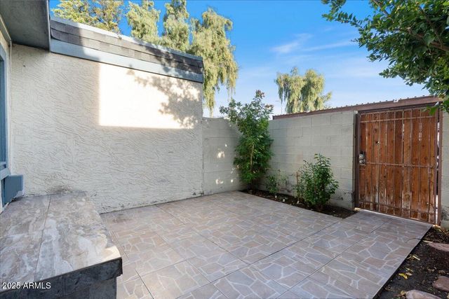 3212 W Royal Palm Road, Phoenix, AZ 85051