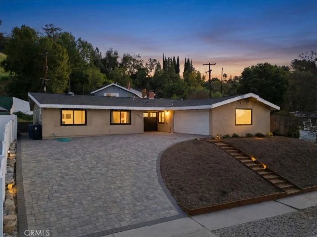 20703 Collins, Woodland Hills, CA 91367