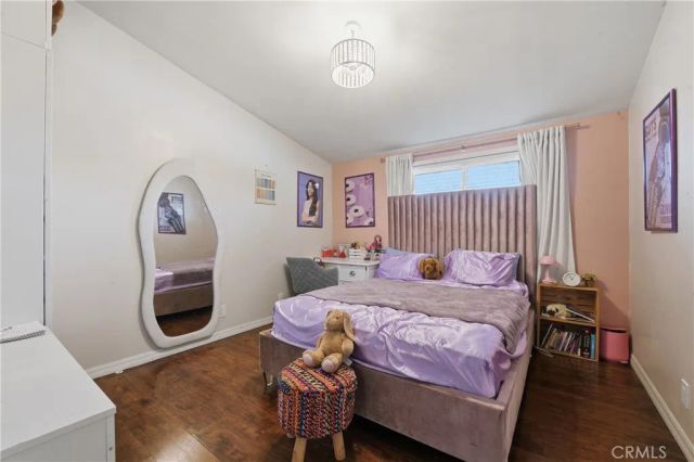 20703 Collins, Woodland Hills, CA 91367