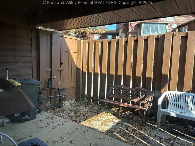 103 Saddlehorn Road, Charleston, WV 25314