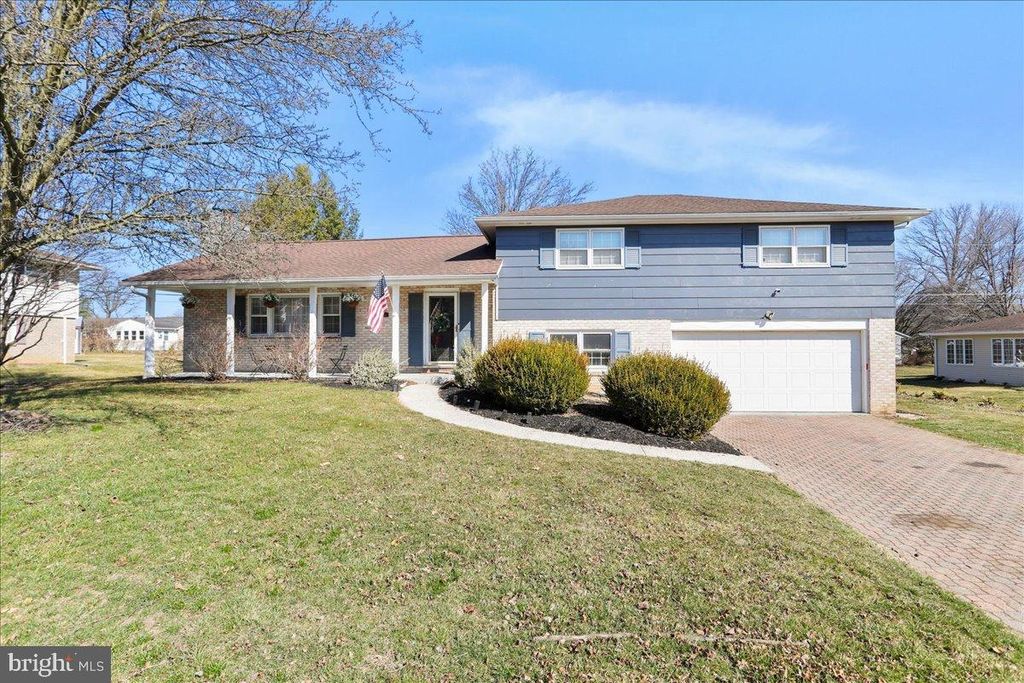 173 COLONIAL DR, Chambersburg, PA 17202