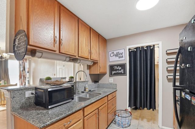 418 Garland Drive 238, Lake Jackson, TX 77566