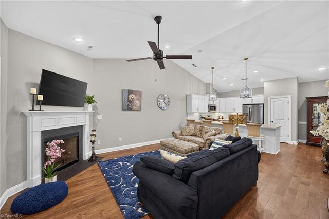1201 Plantation Village Drive, Clemmons, NC 27012