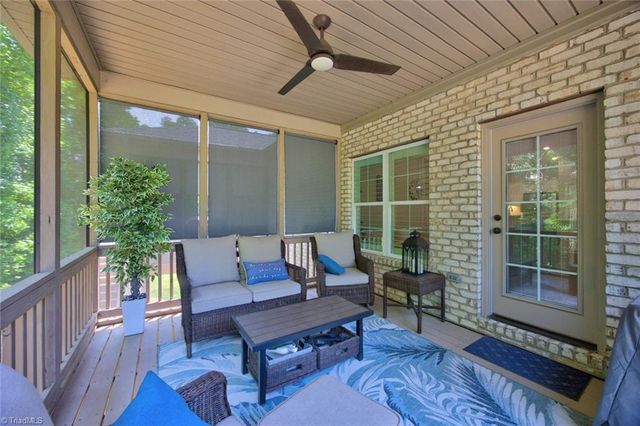 1201 Plantation Village Drive, Clemmons, NC 27012