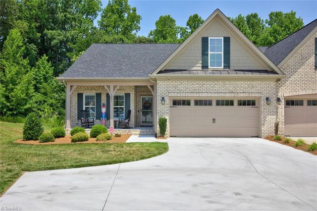 1201 Plantation Village Drive, Clemmons, NC 27012