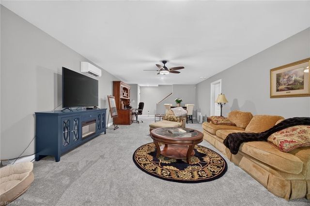 1201 Plantation Village Drive, Clemmons, NC 27012