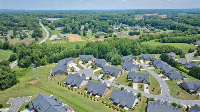 1201 Plantation Village Drive, Clemmons, NC 27012