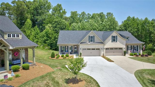 1201 Plantation Village Drive, Clemmons, NC 27012