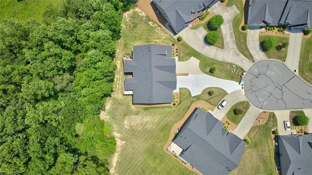 1201 Plantation Village Drive, Clemmons, NC 27012
