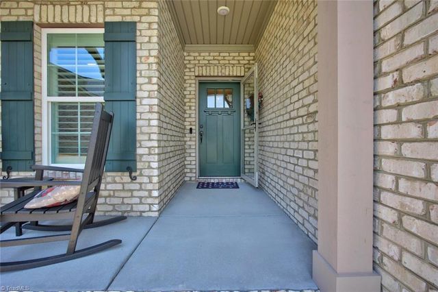 1201 Plantation Village Drive, Clemmons, NC 27012