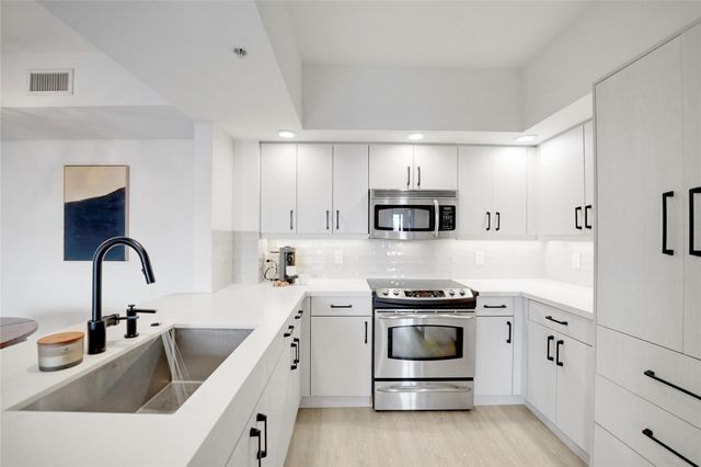 110 N Federal Highway 715, Fort Lauderdale, FL 33301