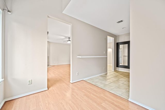 2023 Gentryside Drive 204, Houston, TX 77077