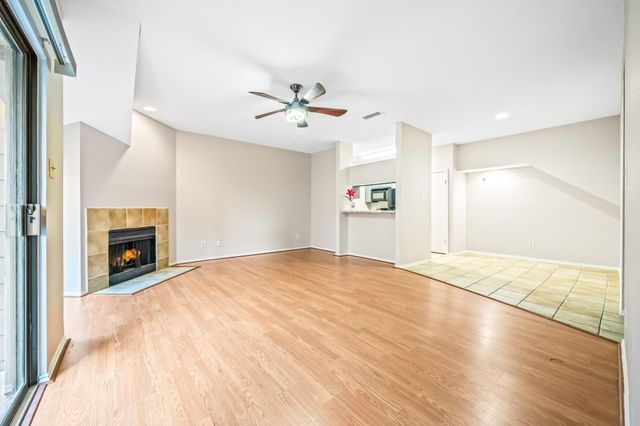 2023 Gentryside Drive 204, Houston, TX 77077