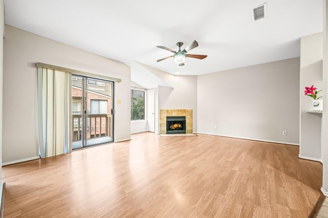 2023 Gentryside Drive 204, Houston, TX 77077