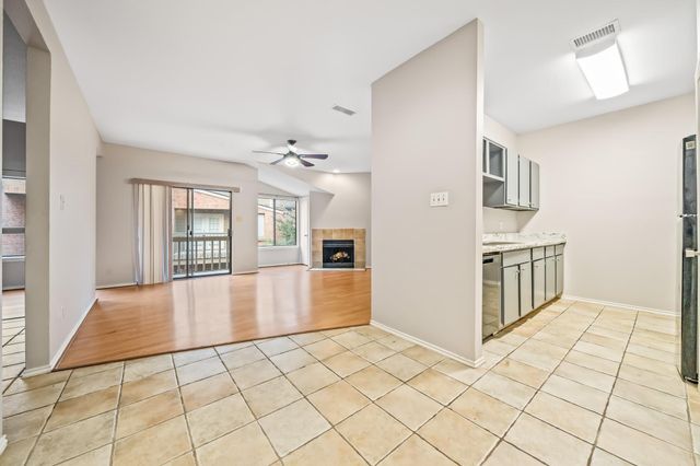 2023 Gentryside Drive 204, Houston, TX 77077