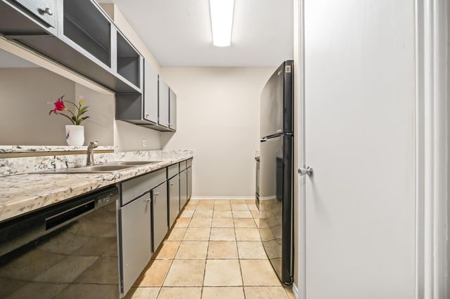 2023 Gentryside Drive 204, Houston, TX 77077