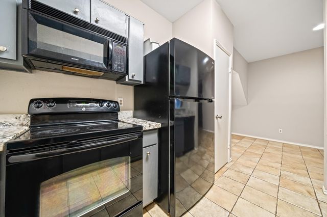 2023 Gentryside Drive 204, Houston, TX 77077