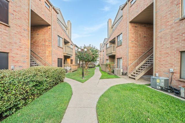 2023 Gentryside Drive 204, Houston, TX 77077