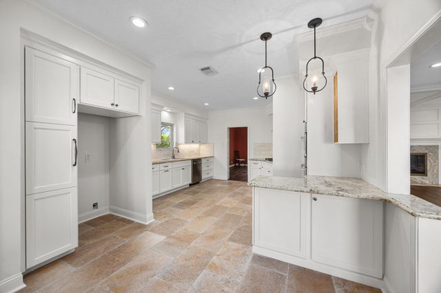 15742 Walkwood Drive, Houston, TX 77079