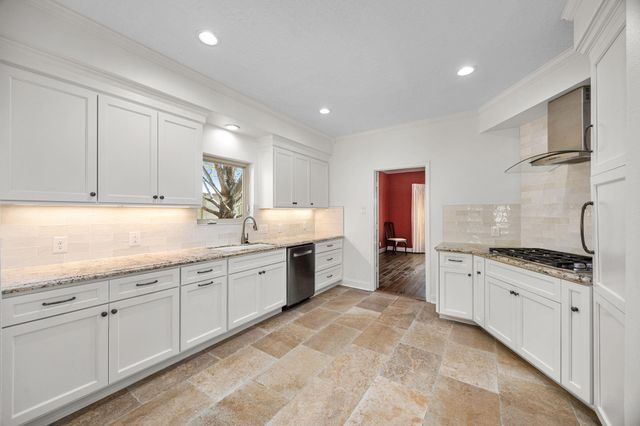 15742 Walkwood Drive, Houston, TX 77079