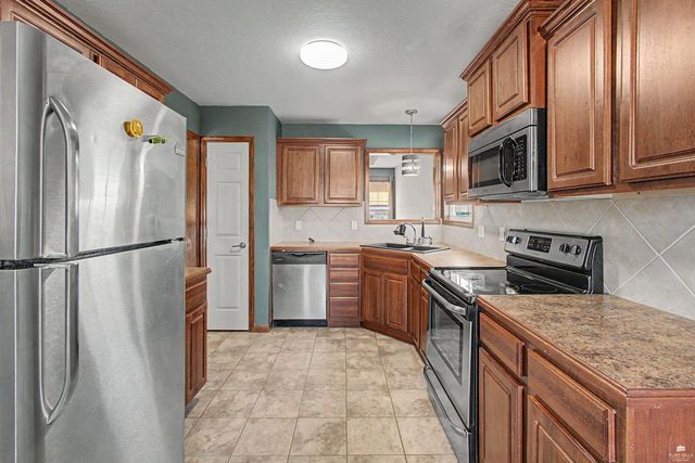 3111 Oakwood Drive, Junction City, KS 66441