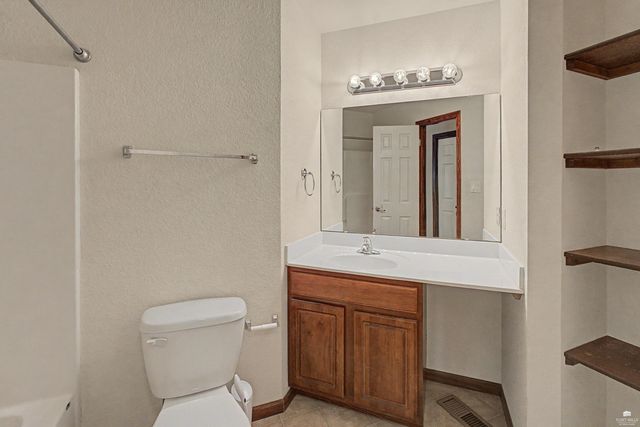 3111 Oakwood Drive, Junction City, KS 66441