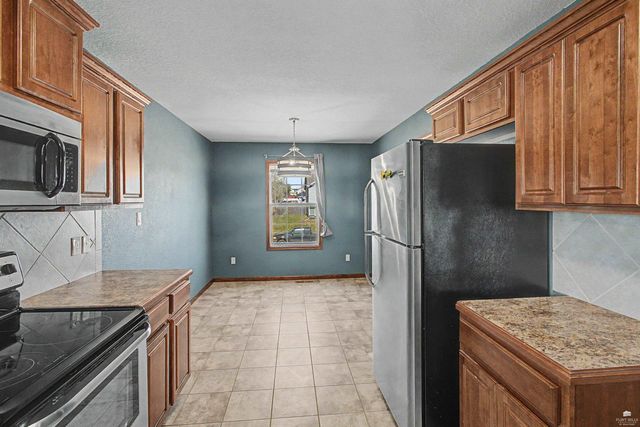 3111 Oakwood Drive, Junction City, KS 66441