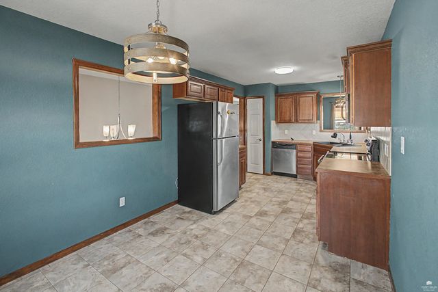 3111 Oakwood Drive, Junction City, KS 66441