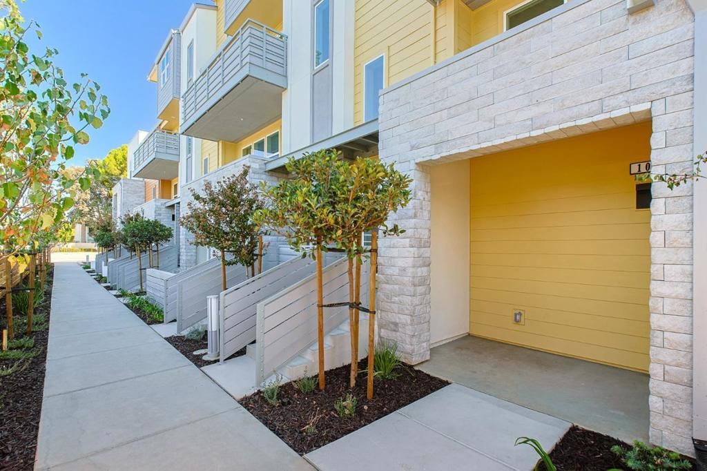 1303 Besra Terrace 13, Sunnyvale, CA 94087