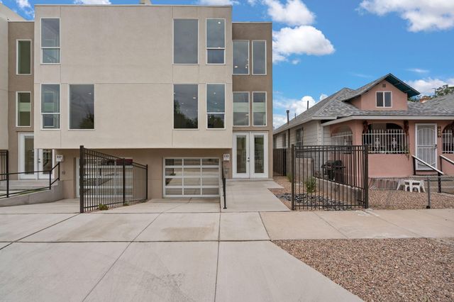233 Stover Avenue SW, Albuquerque, NM 87102