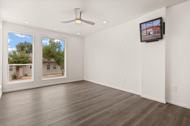233 Stover Avenue SW, Albuquerque, NM 87102