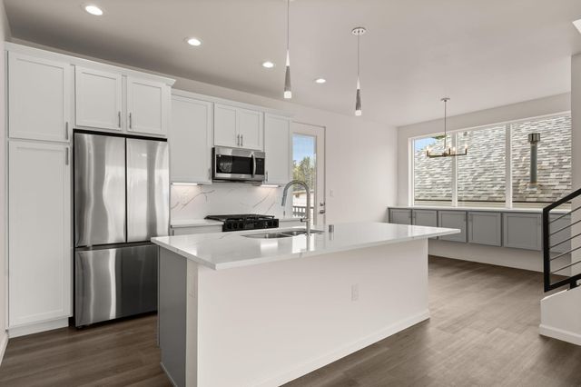 233 Stover Avenue SW, Albuquerque, NM 87102