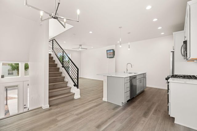 233 Stover Avenue SW, Albuquerque, NM 87102