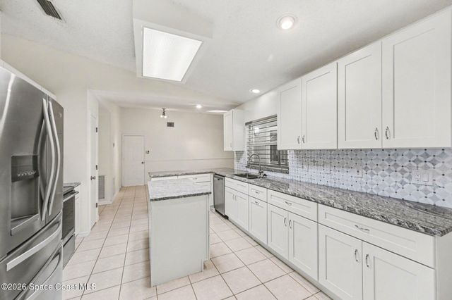 742 Penguin Avenue NE, Palm Bay, FL 32907