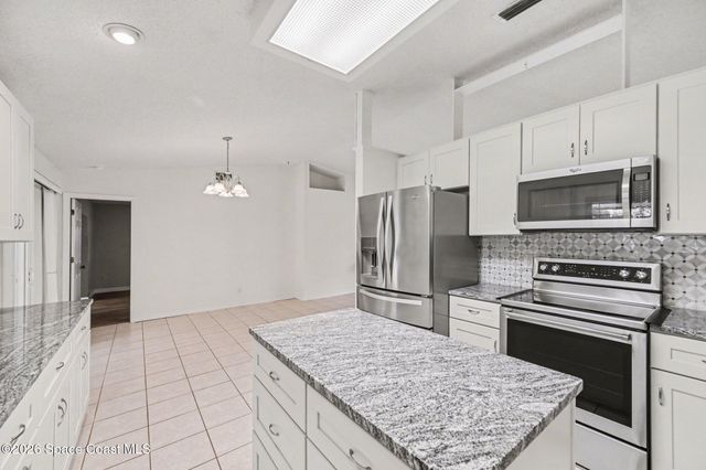 742 Penguin Avenue NE, Palm Bay, FL 32907