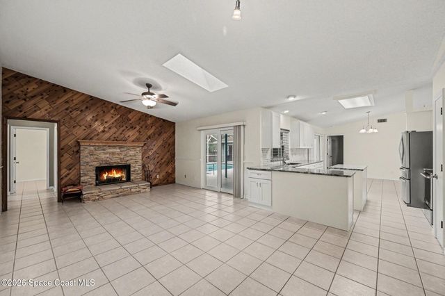 742 Penguin Avenue NE, Palm Bay, FL 32907