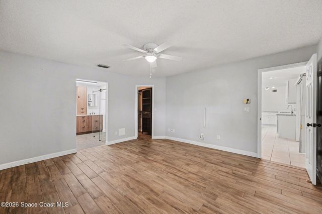 742 Penguin Avenue NE, Palm Bay, FL 32907