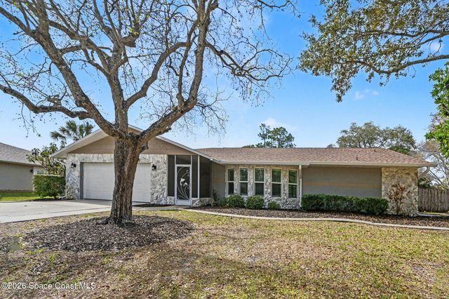 742 Penguin Avenue NE, Palm Bay, FL 32907