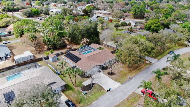 742 Penguin Avenue NE, Palm Bay, FL 32907