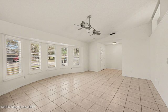 742 Penguin Avenue NE, Palm Bay, FL 32907