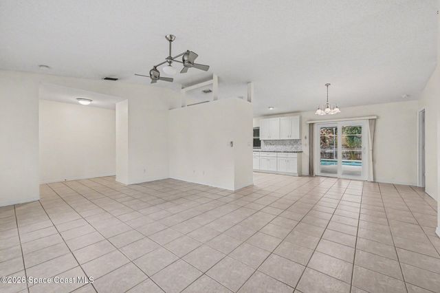 742 Penguin Avenue NE, Palm Bay, FL 32907