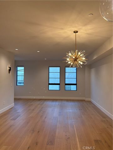 10612 W Kareen Court, North Hollywood, CA 91602