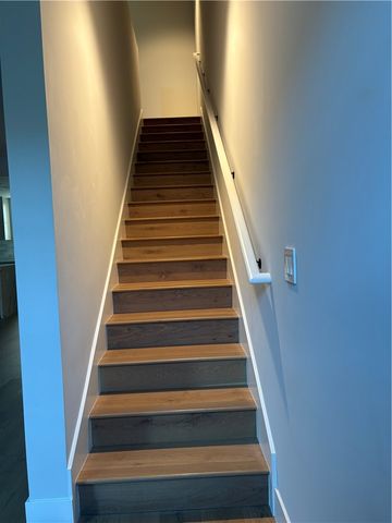 10612 W Kareen Court, North Hollywood, CA 91602