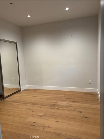 10612 W Kareen Court, North Hollywood, CA 91602