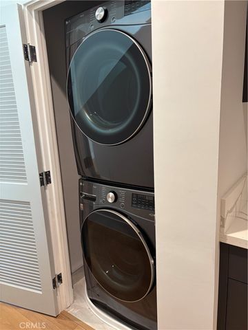 10612 W Kareen Court, North Hollywood, CA 91602