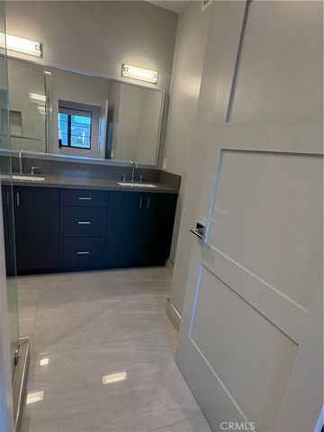 10612 W Kareen Court, North Hollywood, CA 91602