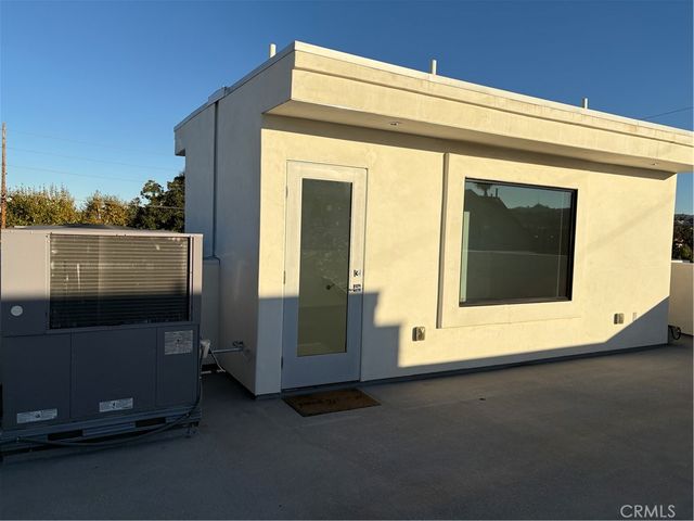 10612 W Kareen Court, North Hollywood, CA 91602